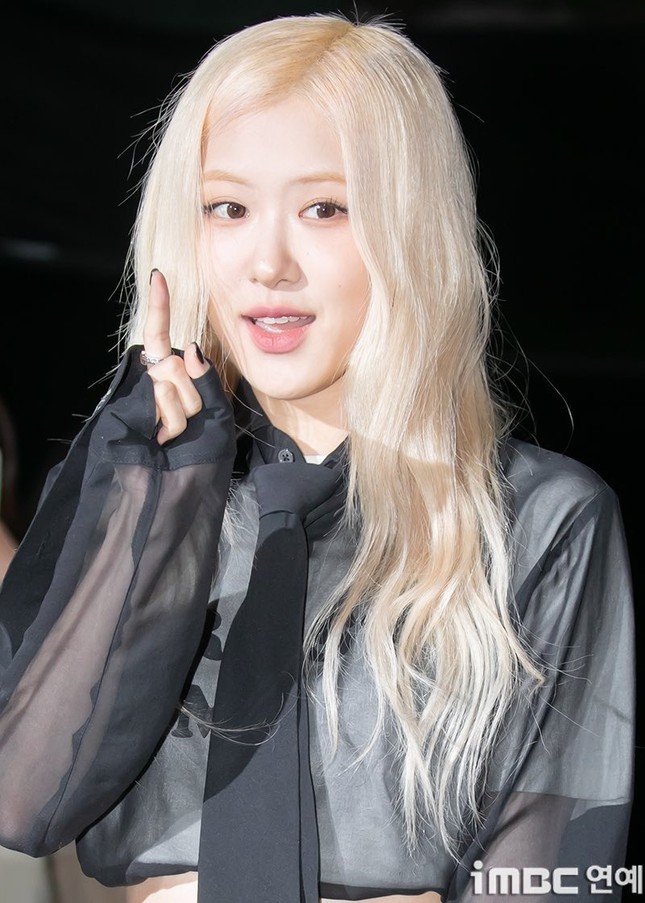 Rosé (BlackPink) tăng cân ảnh 1