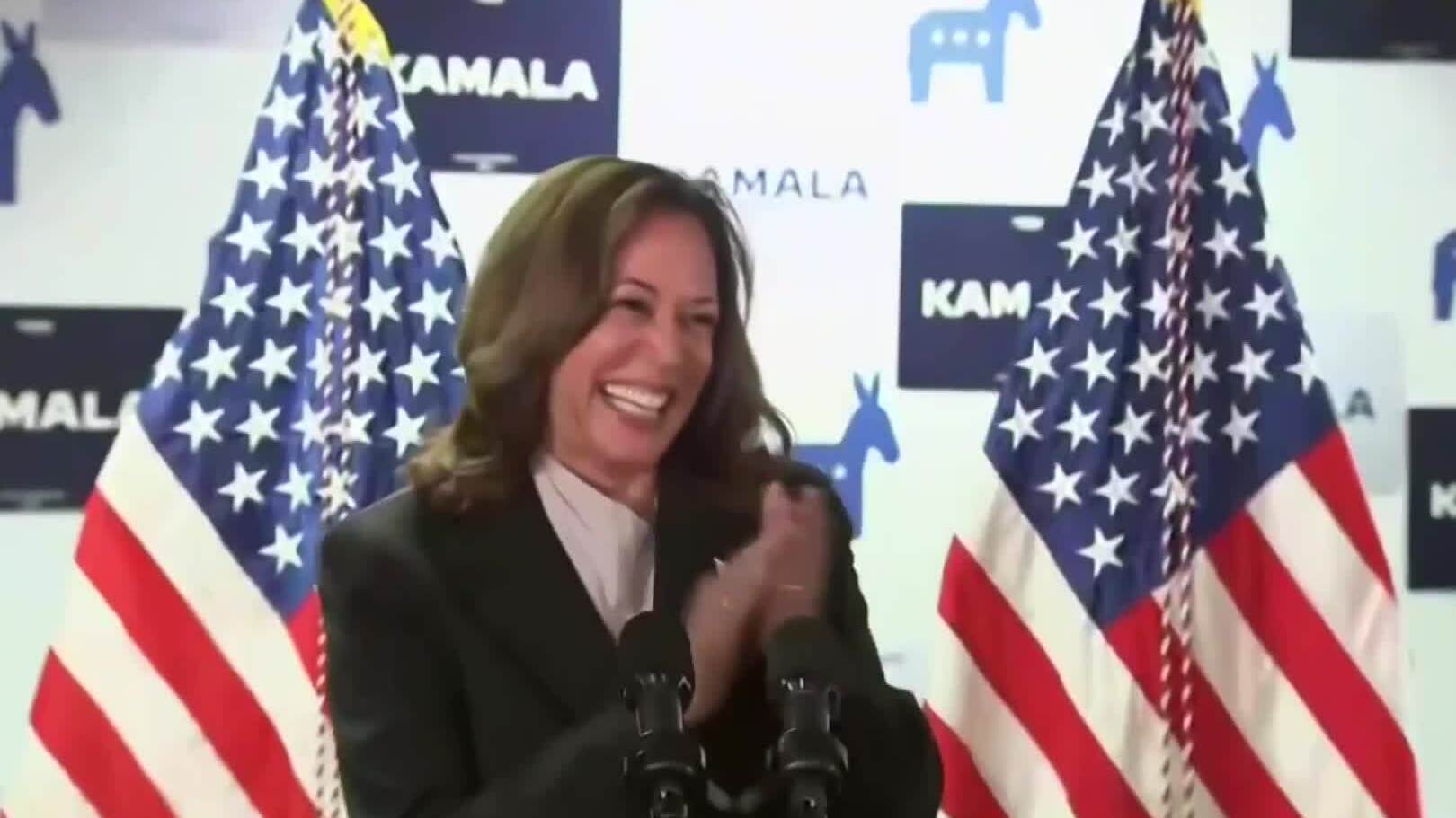 bà Kamala Harris tại chuyến thăm trụ sở hôm 22/7