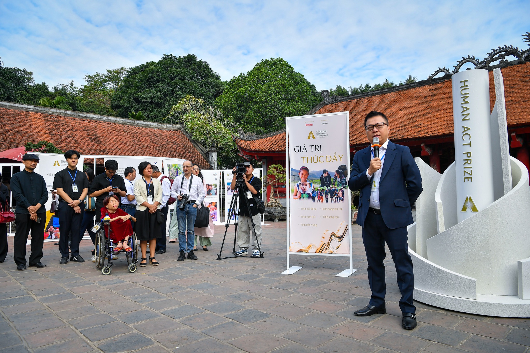 Ông Lê Quốc Minh: Nhiều người đóng góp thầm lặng cho cộng đồng, cần tôn vinh họ- Ảnh 1.