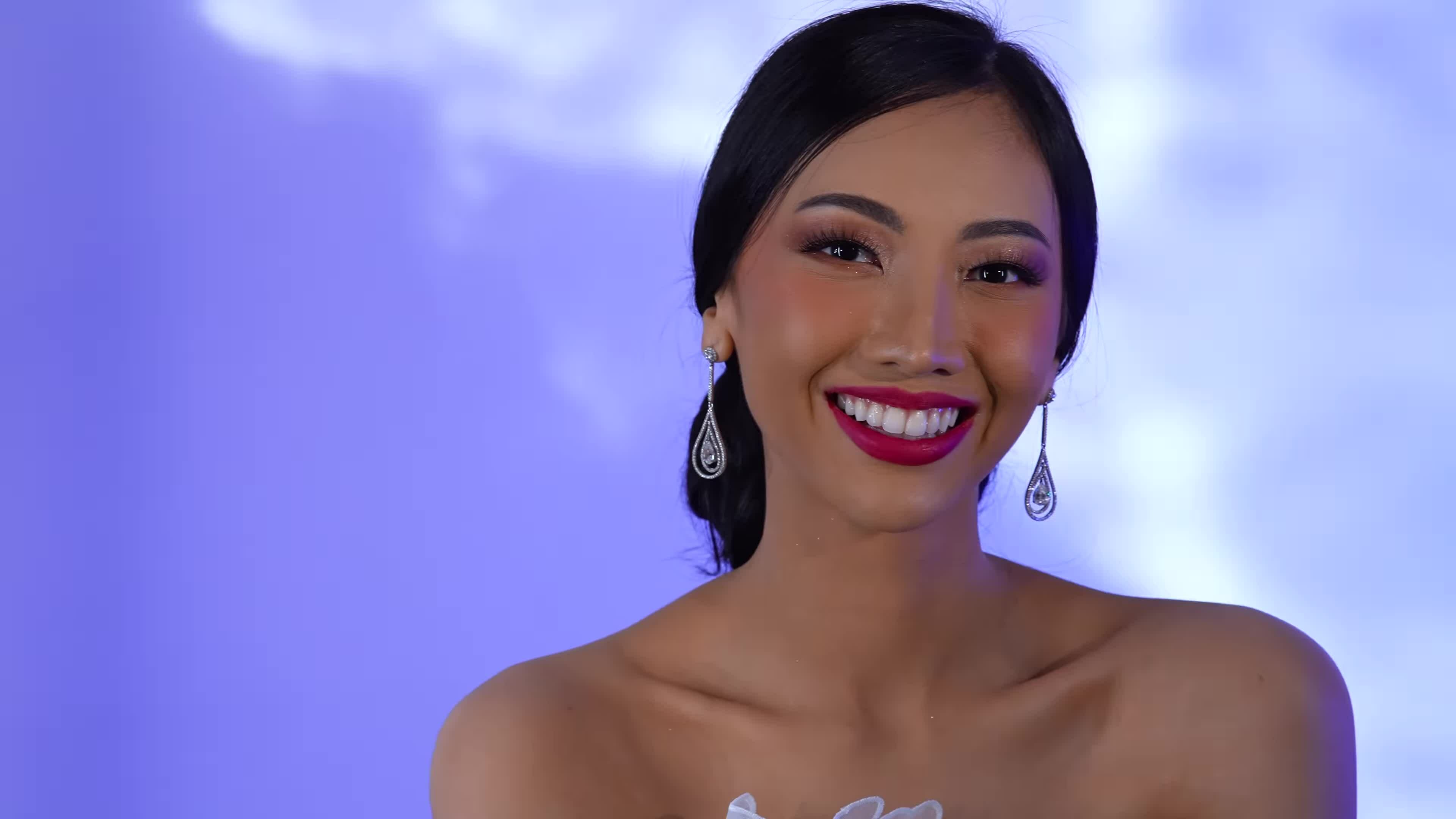 Mỹ nhân Indonesia tạo dáng ở Miss International 2024