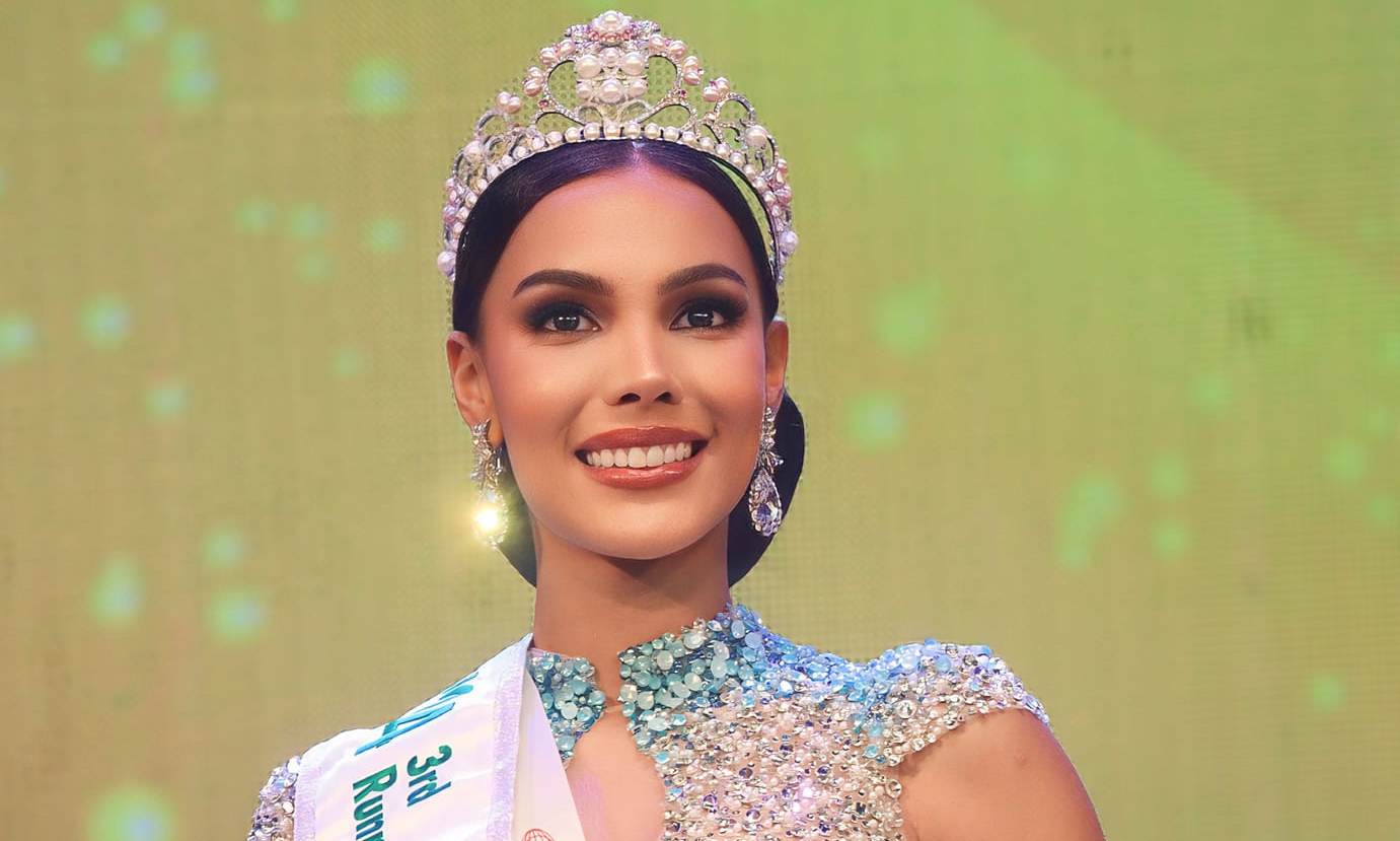 Mỹ nhân Venezuela catwalk ở chung kết Miss International 2024