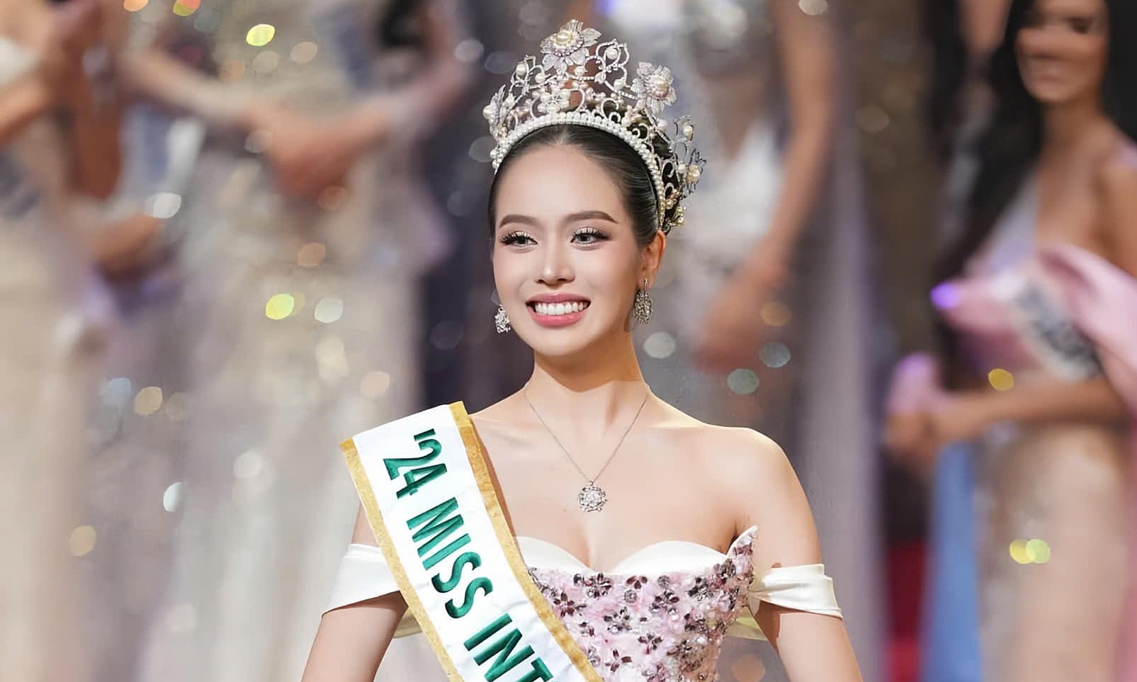 Thanh Thủy thi ứng xử tại Miss International 2024