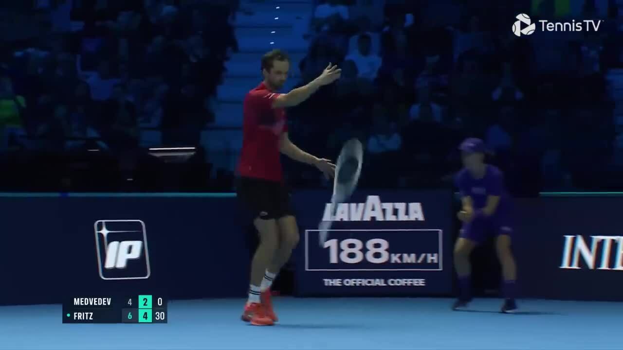 Trò hề của Medvedev ở ATP Finals