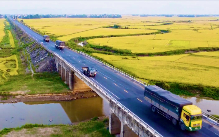 Du lịch Phú Yên đạt hơn 8.000 tỉ đồng, chưa khai thác hết thị trường khách quốc tế - Ảnh 2.