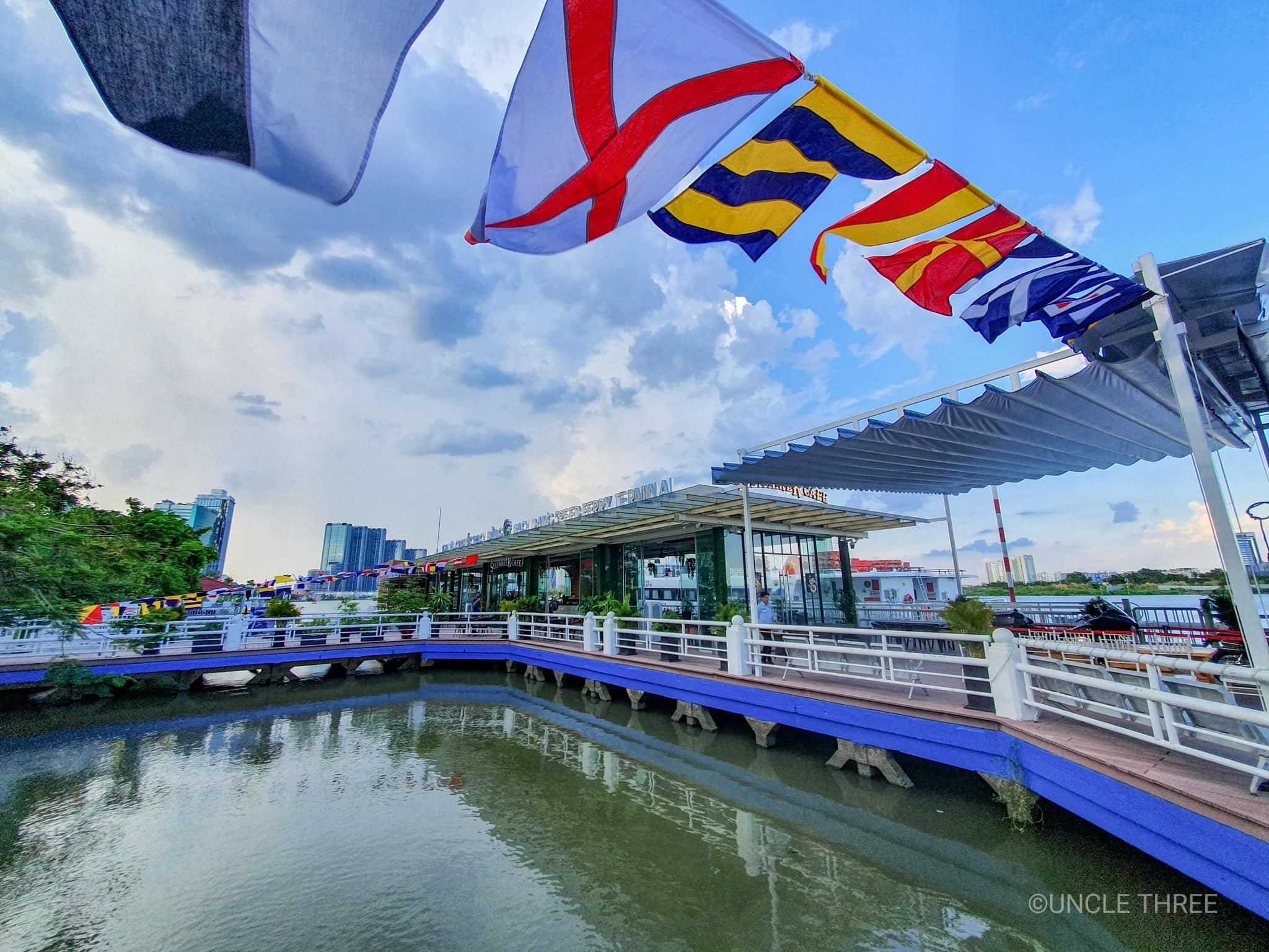 1 công ty muốn bỏ kinh phí xây 2 bến tàu kết nối khách đi buýt sông với metro 1- Ảnh 1.