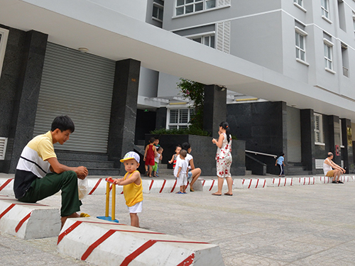 Nhà ở cũ không bán theo giá thị trường