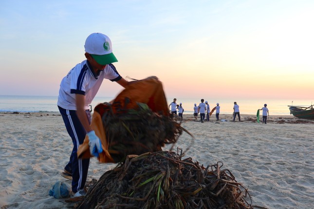 'Biệt đội nhí' dọn rác mỗi cuối tuần ảnh 6