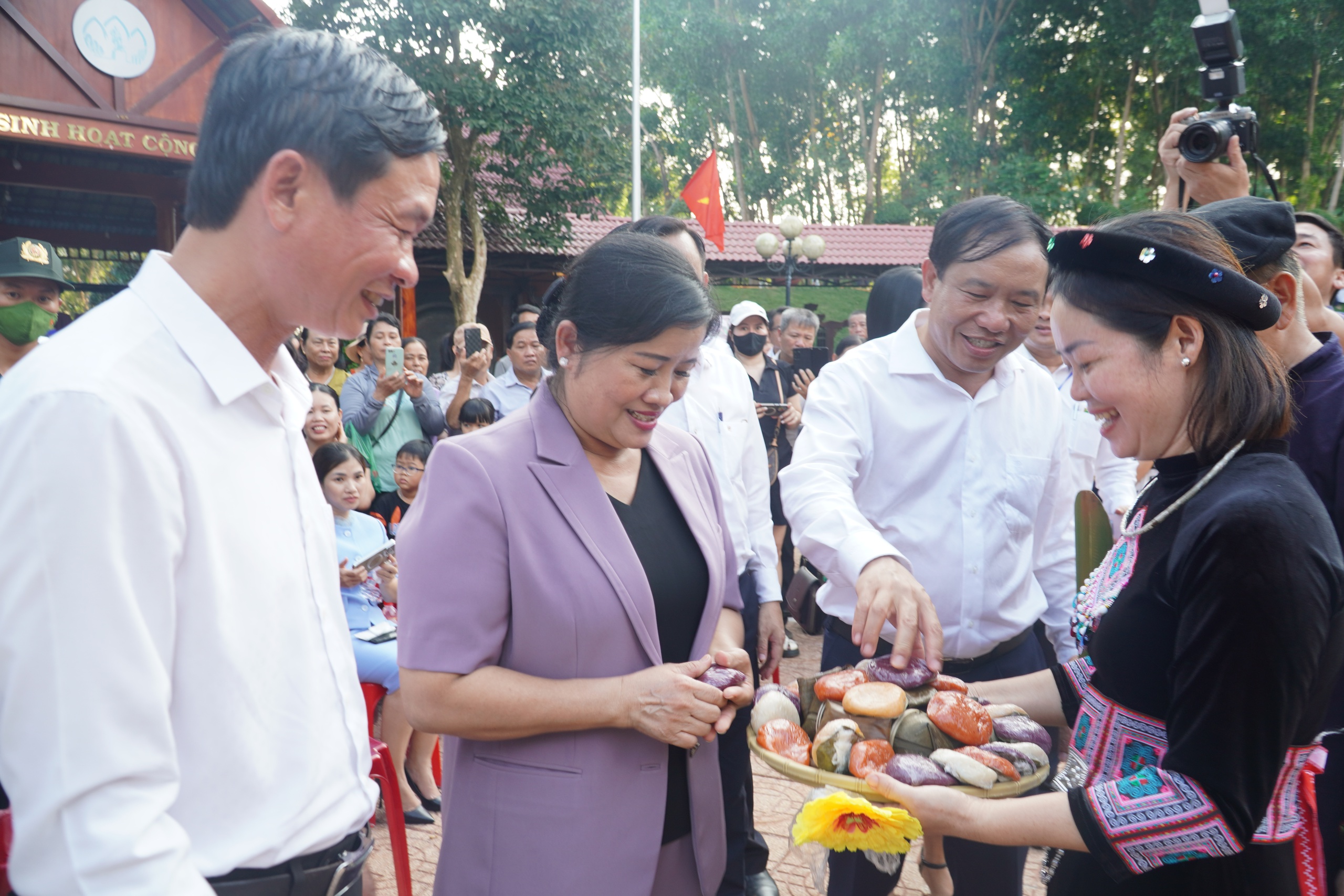 Huyện Bù Đăng đón nhận Huân chương Lao động hạng Nhì- Ảnh 3.