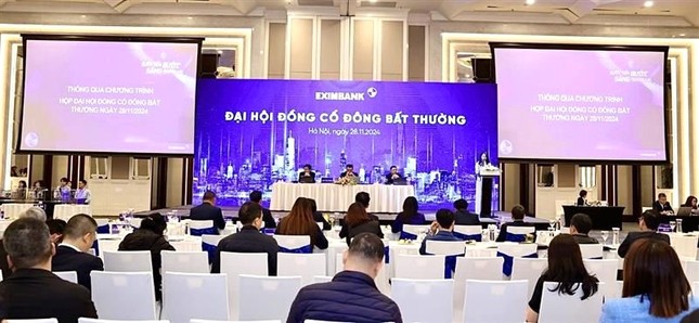 Eximbank miễn nhiệm 2 phó chủ tịch, chính thức 'chuyển nhà' ảnh 1