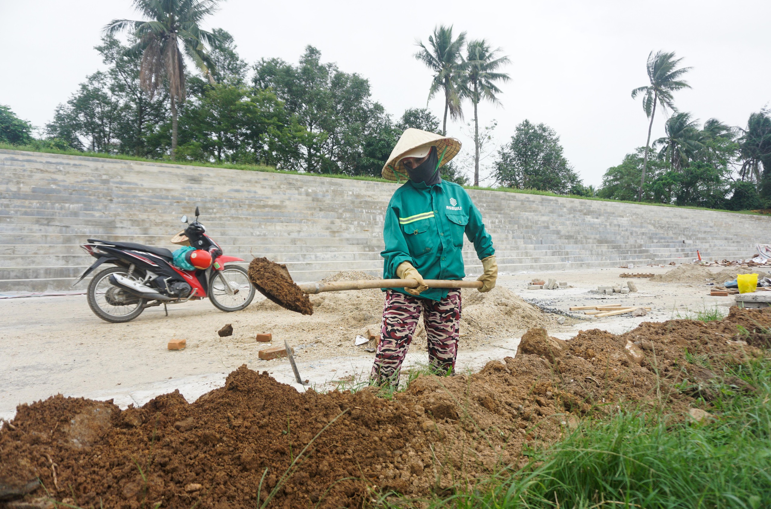 SVĐ Quân khu 5 'thay áo mới', sẵn sàng đón các đội bóng- Ảnh 2.