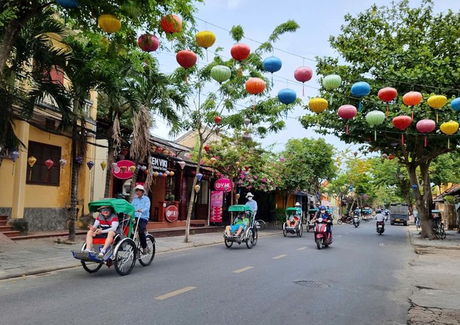 Thực hư thông tin chi tiền tỷ để đạp xích lô, chèo ghe ở Hội An ảnh 2