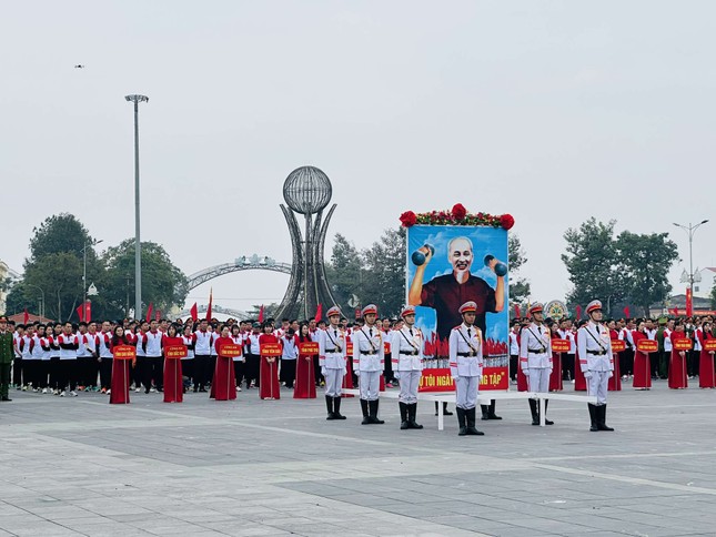 Màn trình diễn võ thuật ấn tượng tại Lễ khai mạc Đại hội Khỏe Vì An ninh Tổ quốc ảnh 1