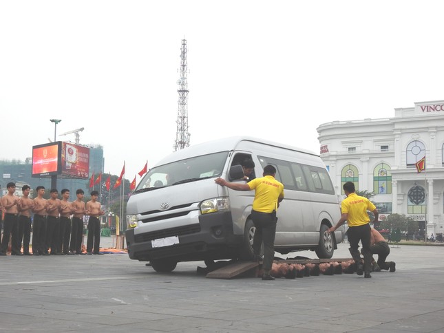 Màn trình diễn võ thuật ấn tượng tại Lễ khai mạc Đại hội Khỏe Vì An ninh Tổ quốc ảnh 5