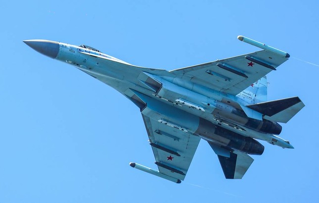 Cường kích - ném bom Su-34 của Nga thực hiện hàng loạt cuộc tấn công ở tỉnh Kursk ảnh 1