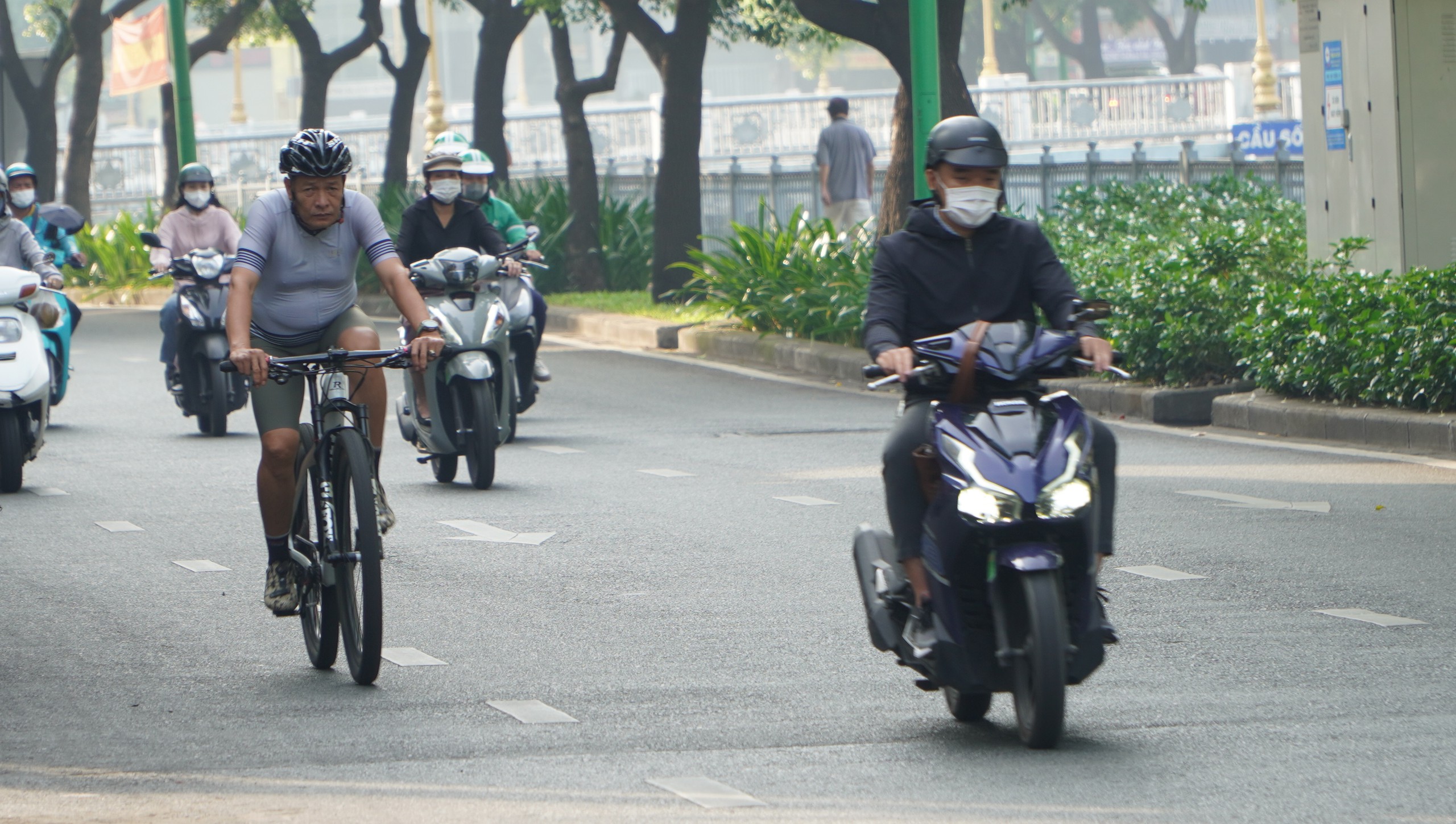 Thời tiết TP HCM hôm nay, 11-2: Sáng mát mẻ, có mây cả ngày- Ảnh 1.