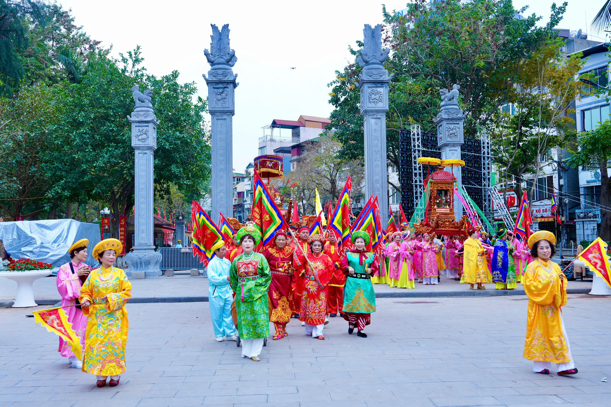 Hàng ngàn người tưởng nhớ công lao của Hoàng đế Quang Trung- Ảnh 4.