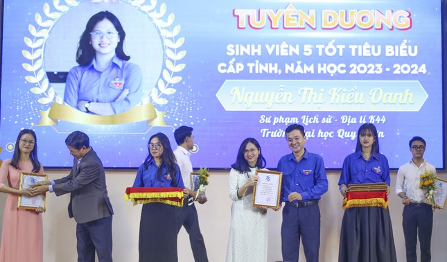 Bình Định tuyên dương Sinh viên 5 tốt và Học sinh 3 rèn luyện ảnh 1