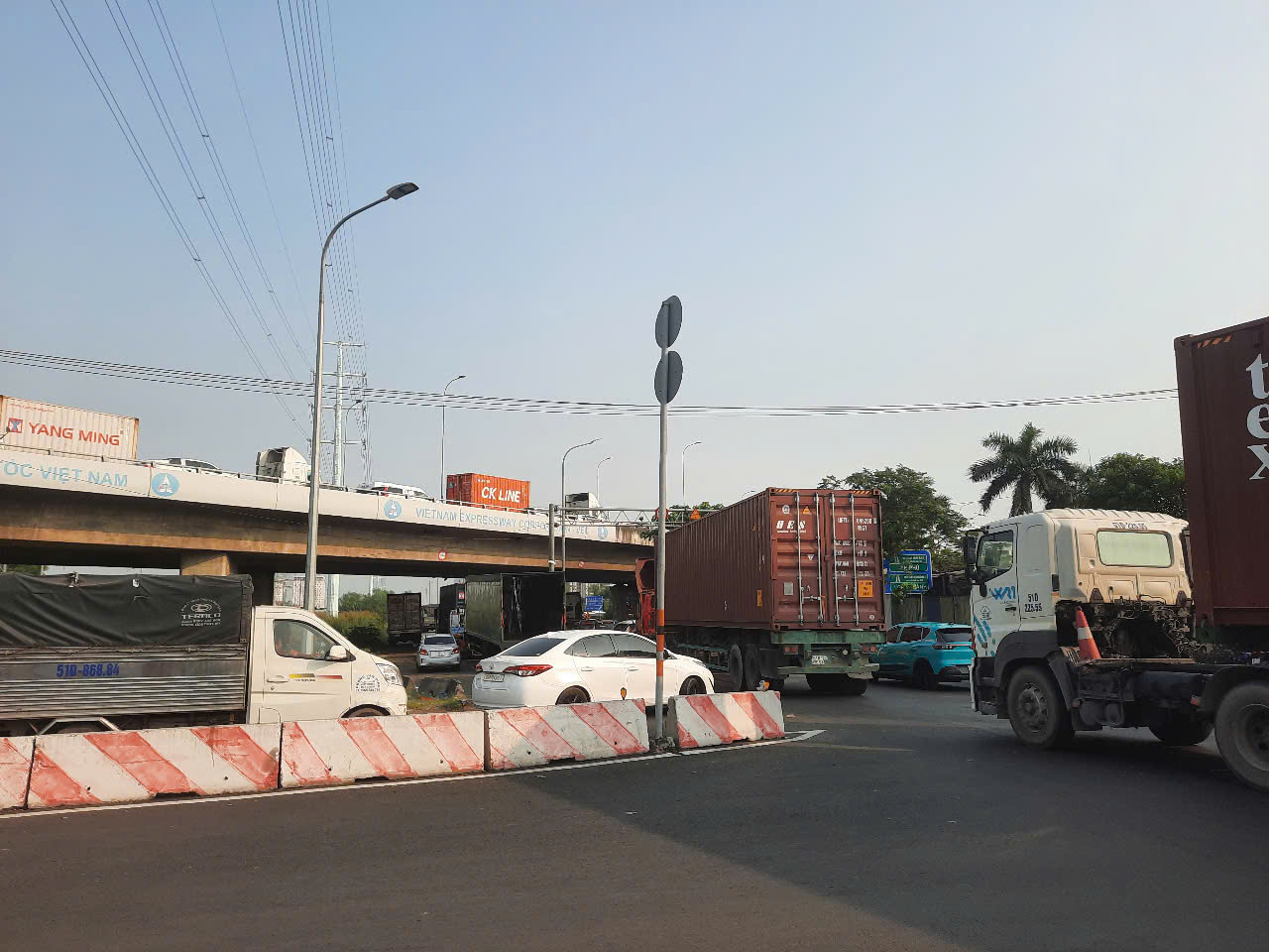 Đường dẫn cao tốc TP HCM - Long Thành - Dầu Giây ùn tắc nghiêm trọng ngày đầu nghỉ Tết- Ảnh 8.