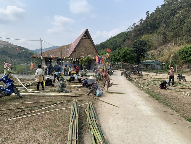 Ngắm nhìn điểm trường hình con gà 'có một không hai' tại Kon Tum ảnh 2